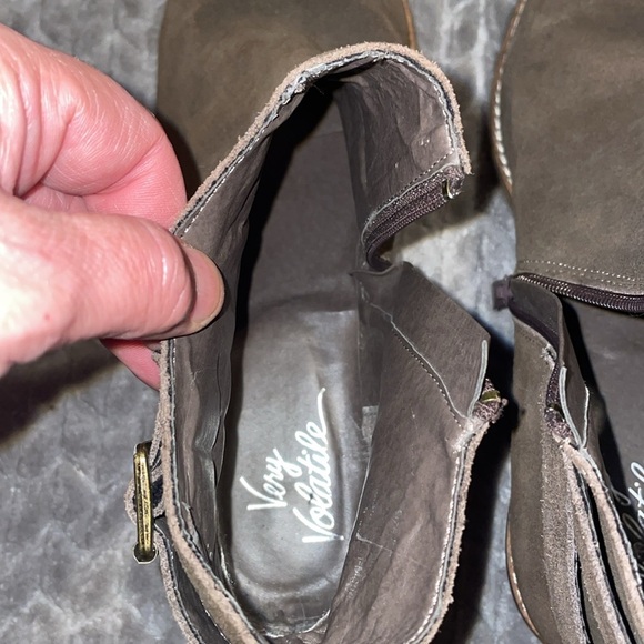 Very Volatile Square Toe Suede Booties. Zipper Sides w Double Strap Buckles. 8.5 - Picture 9 of 10